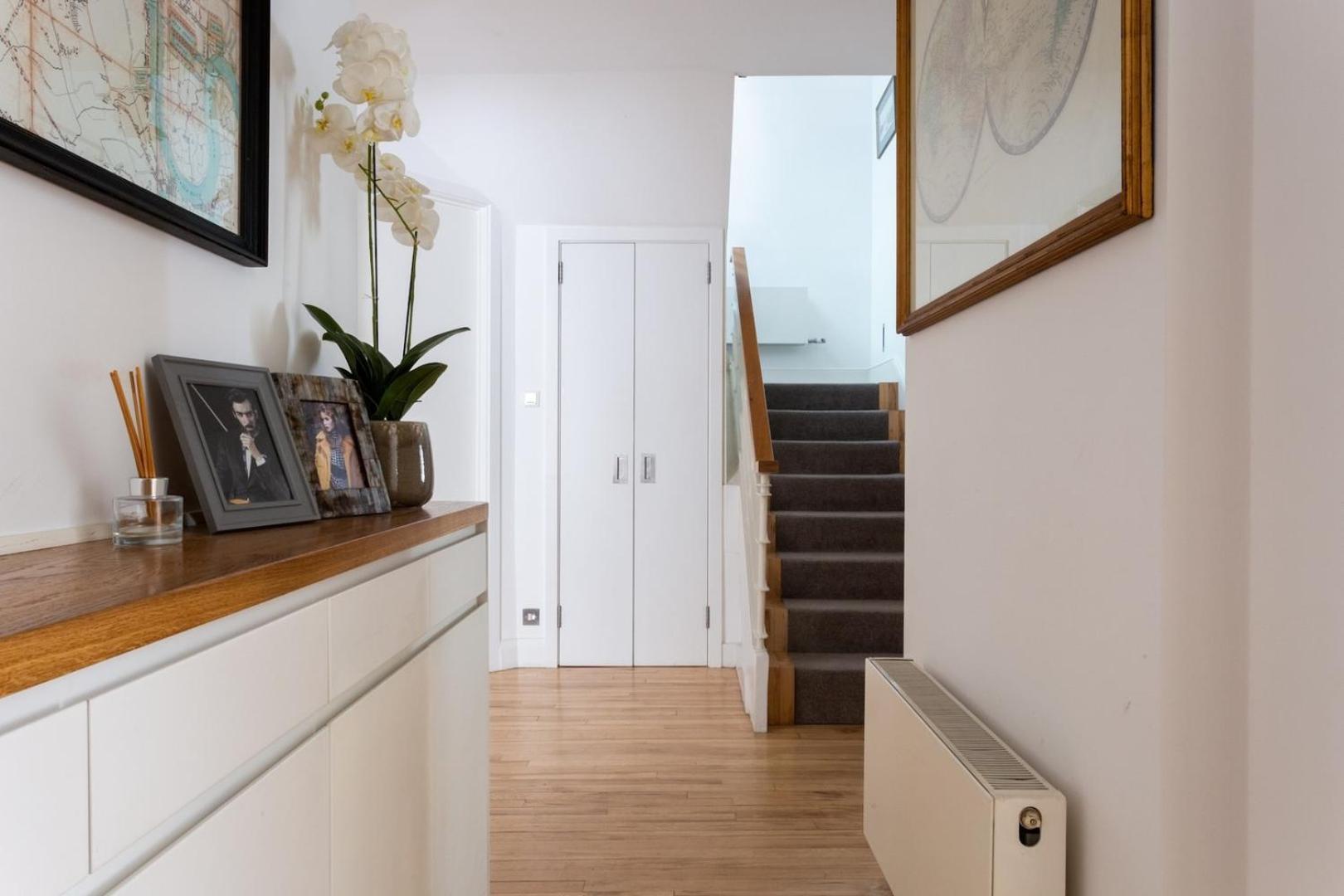 New Stunning 5bd Mews House Holiday home